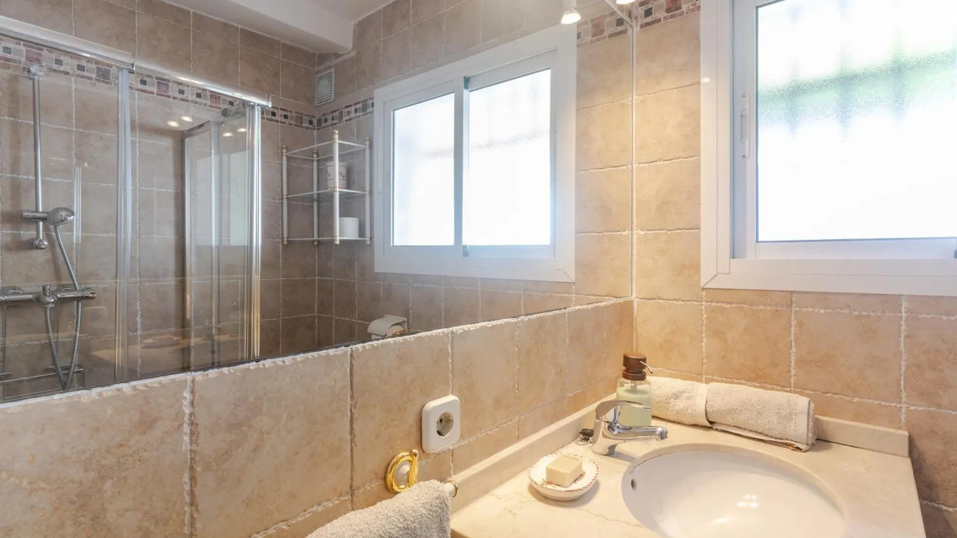 Villa By The Beach 5 Bedrooms Marbella Spain