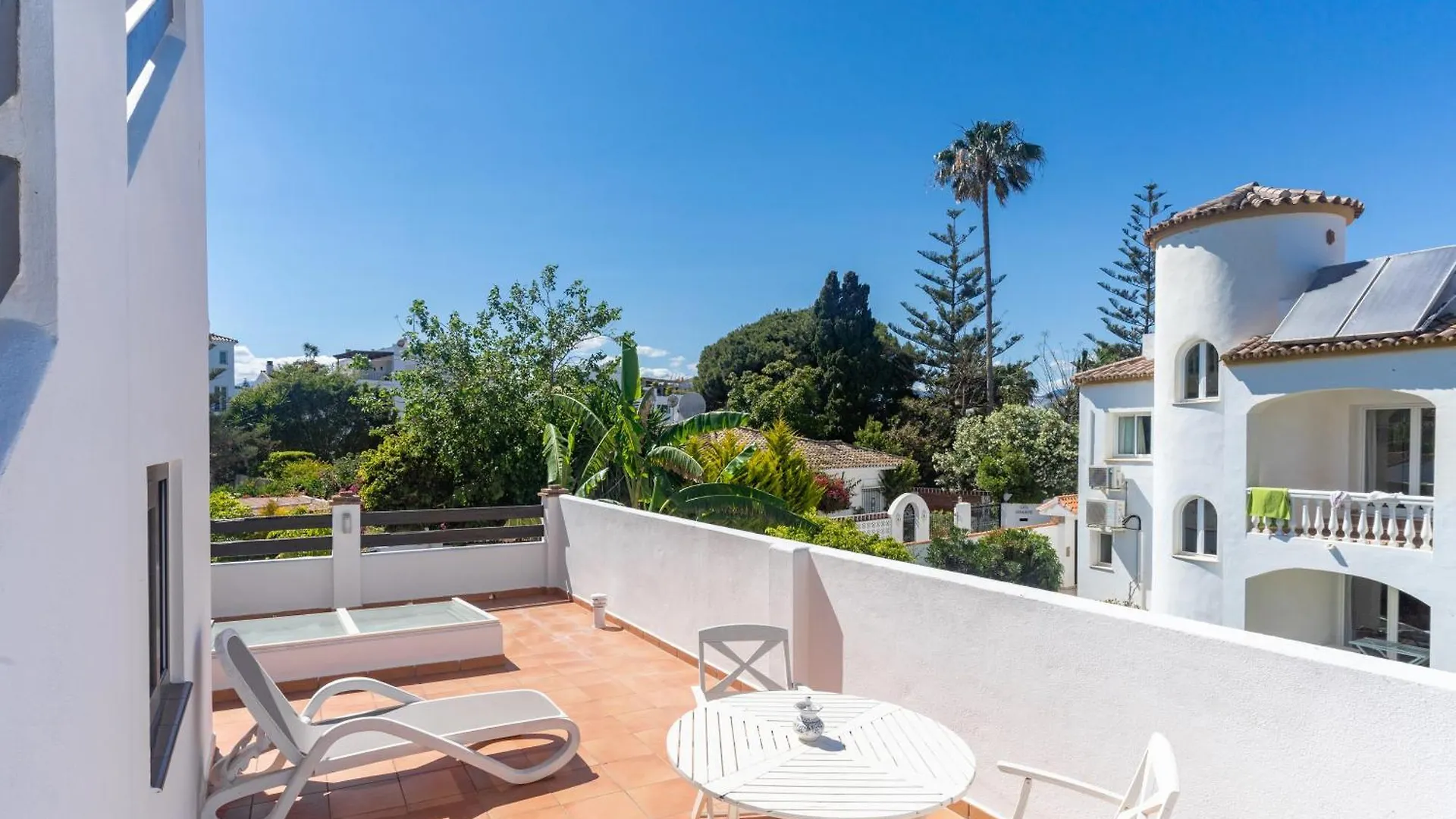 Villa By The Beach 5 Bedrooms Marbella 0*,