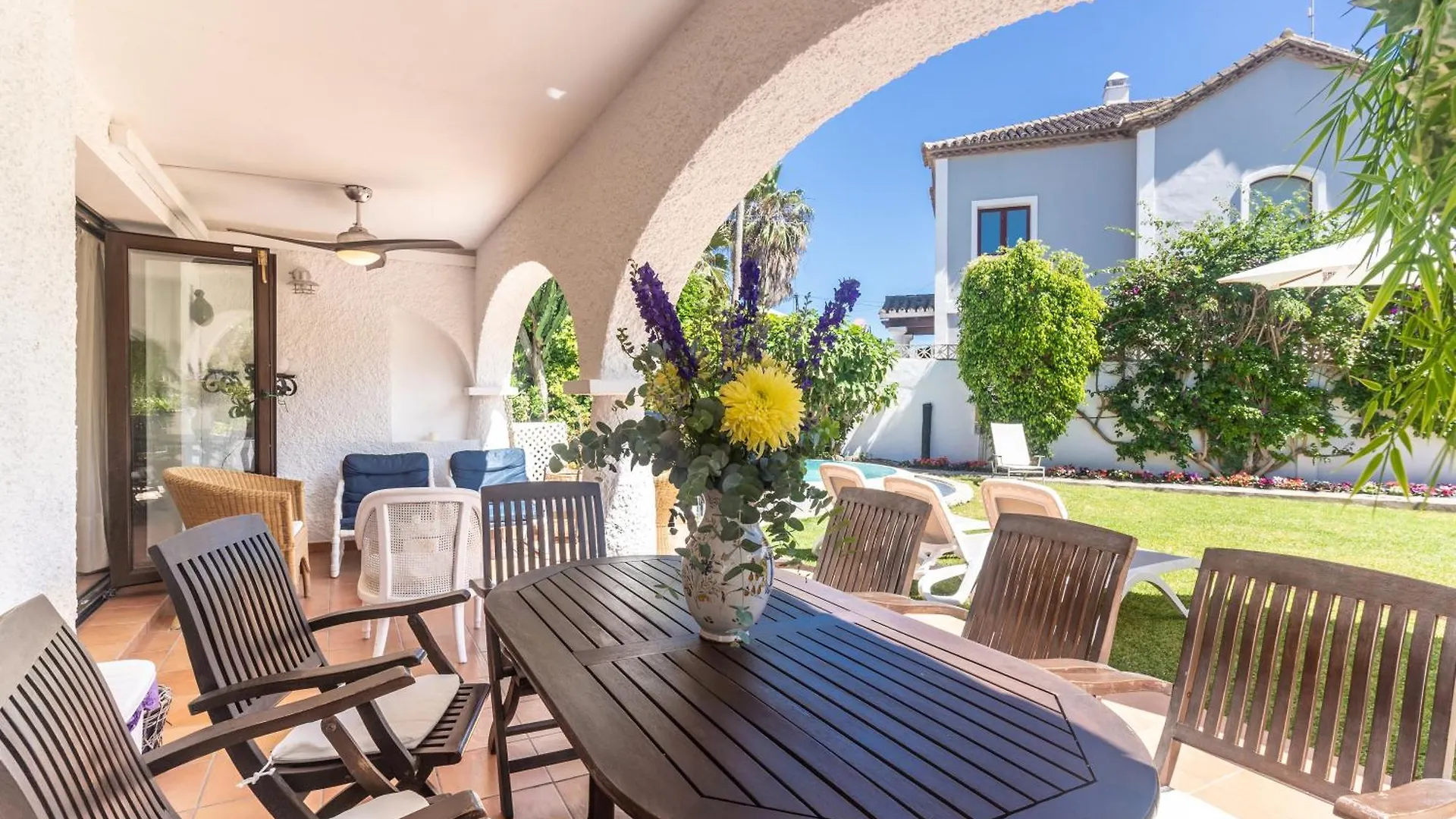 Villa By The Beach 5 Bedrooms Marbella Spain