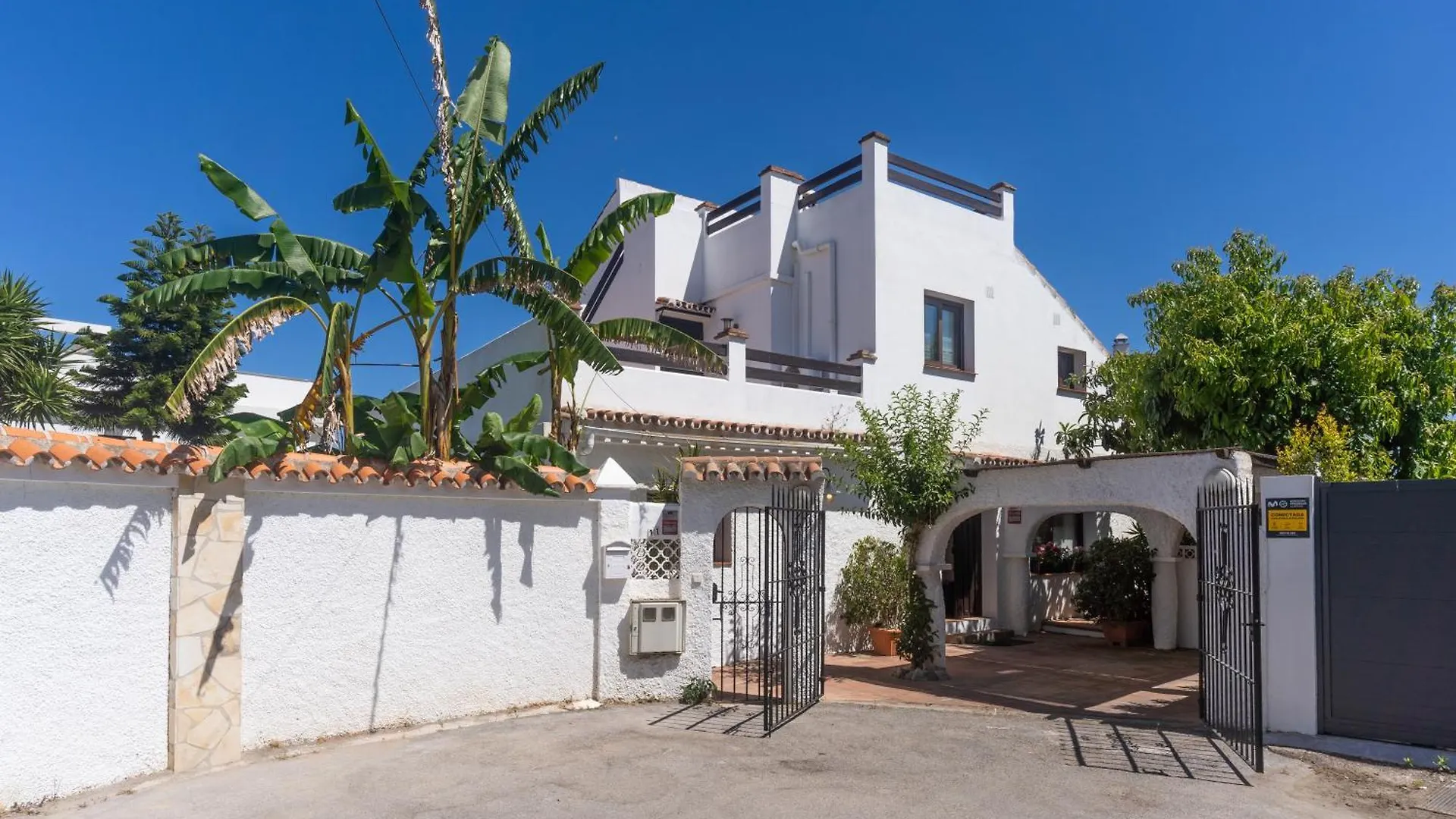 Villa By The Beach 5 Bedrooms Marbella Spain