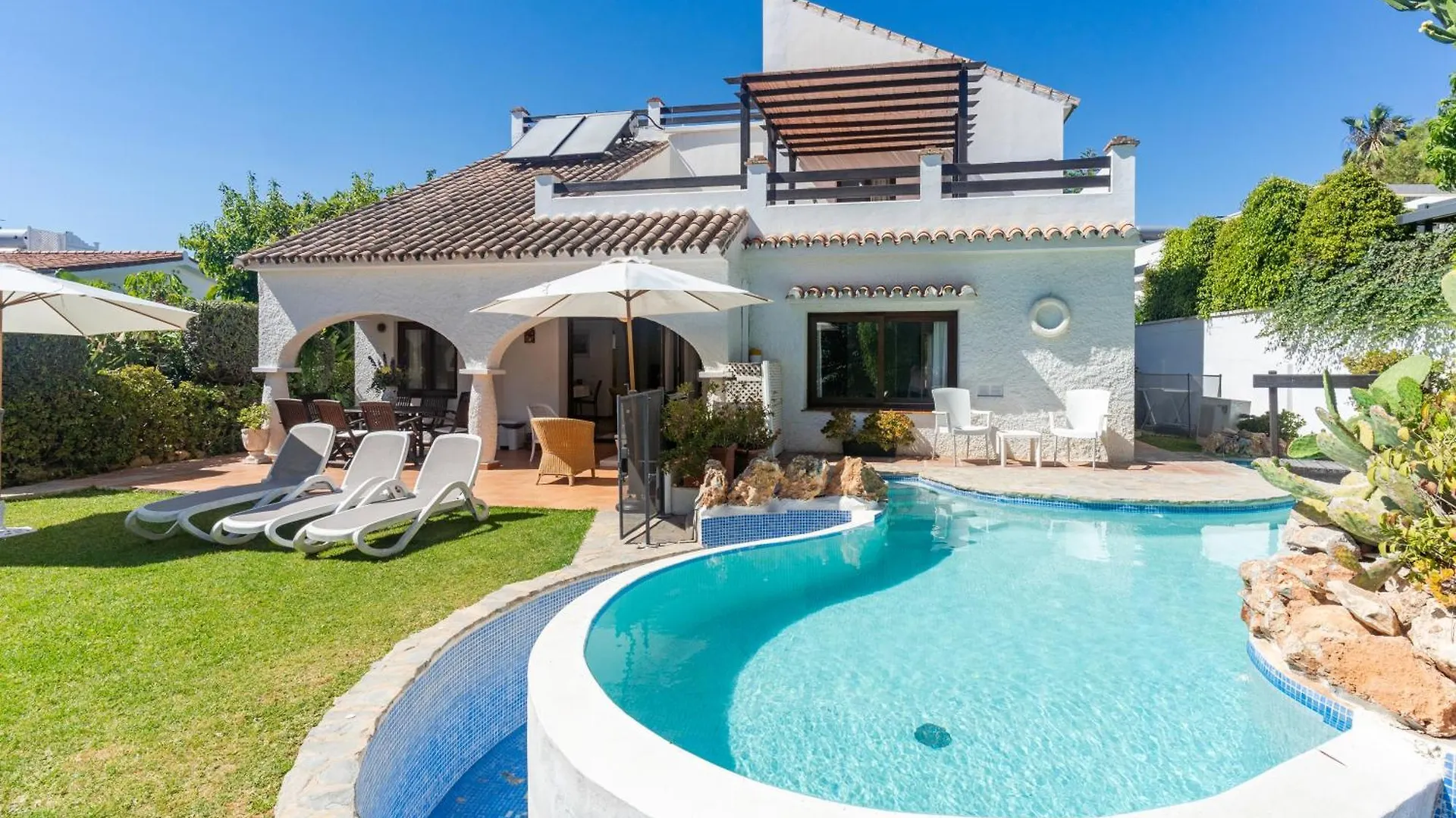 Villa By The Beach 5 Bedrooms location
