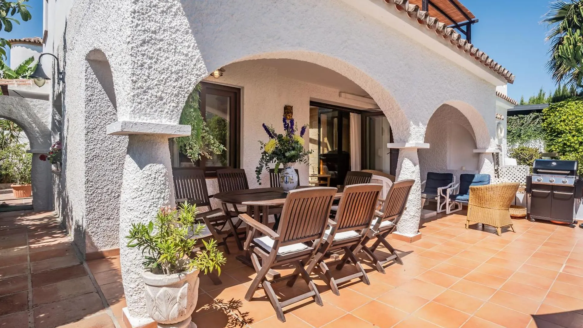 Villa By The Beach 5 Bedrooms Marbella
